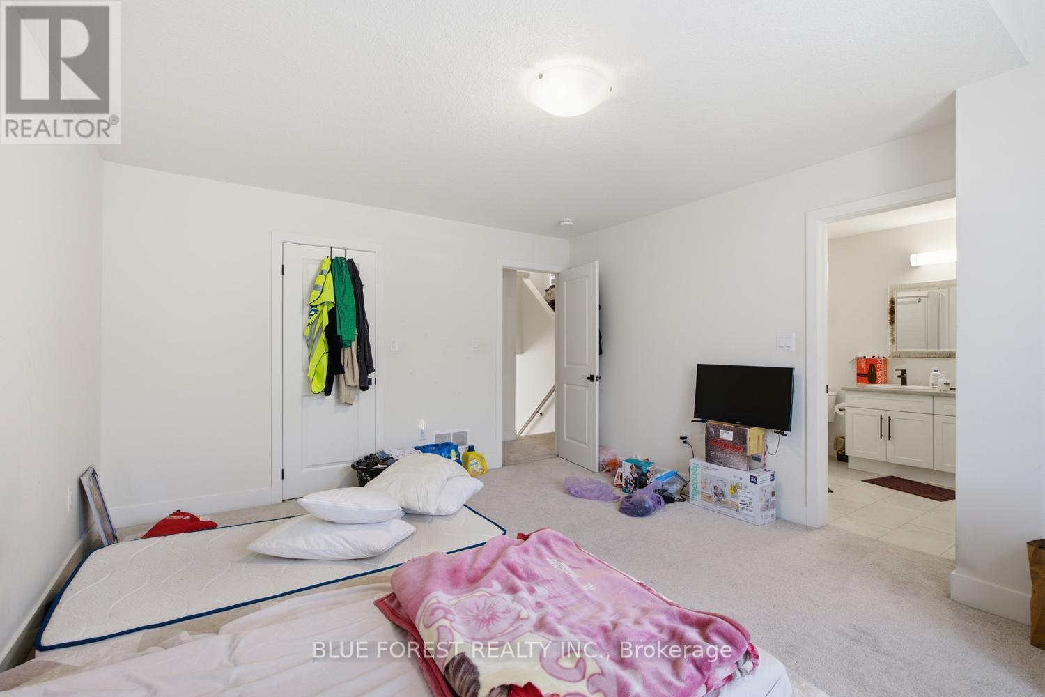 23 Christopher Court Property Photo 16