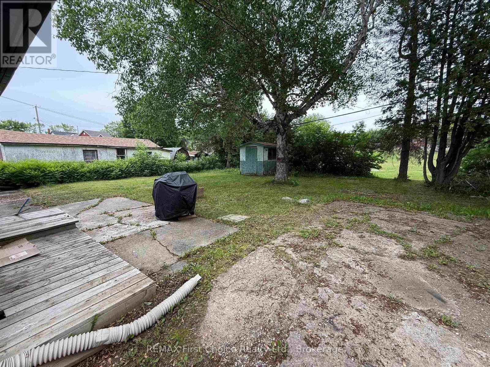 79 Maple Crescent Property Photo 3