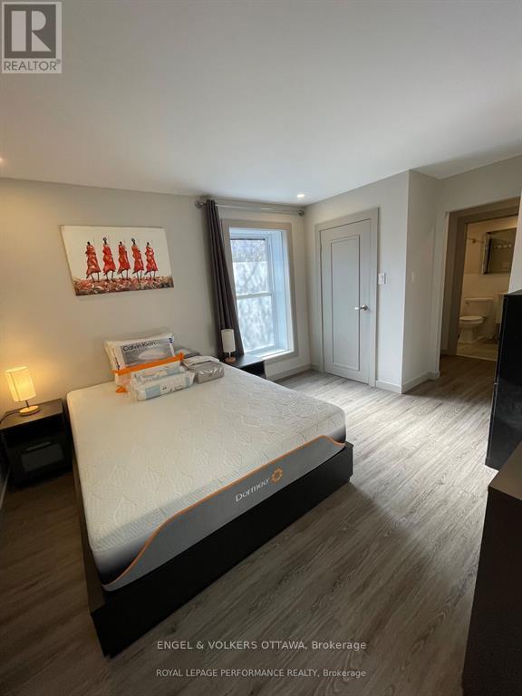 10 Sherbrooke Avenue Property Photo 24