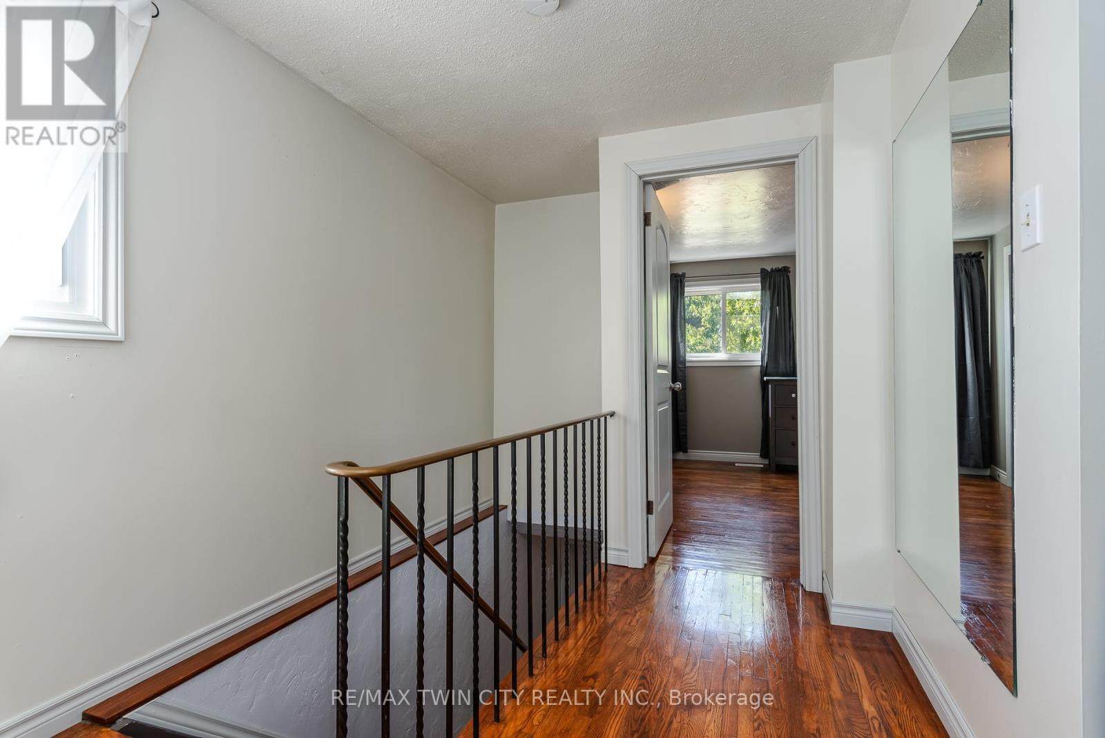 162 Parkside Drive E Property Photo 38
