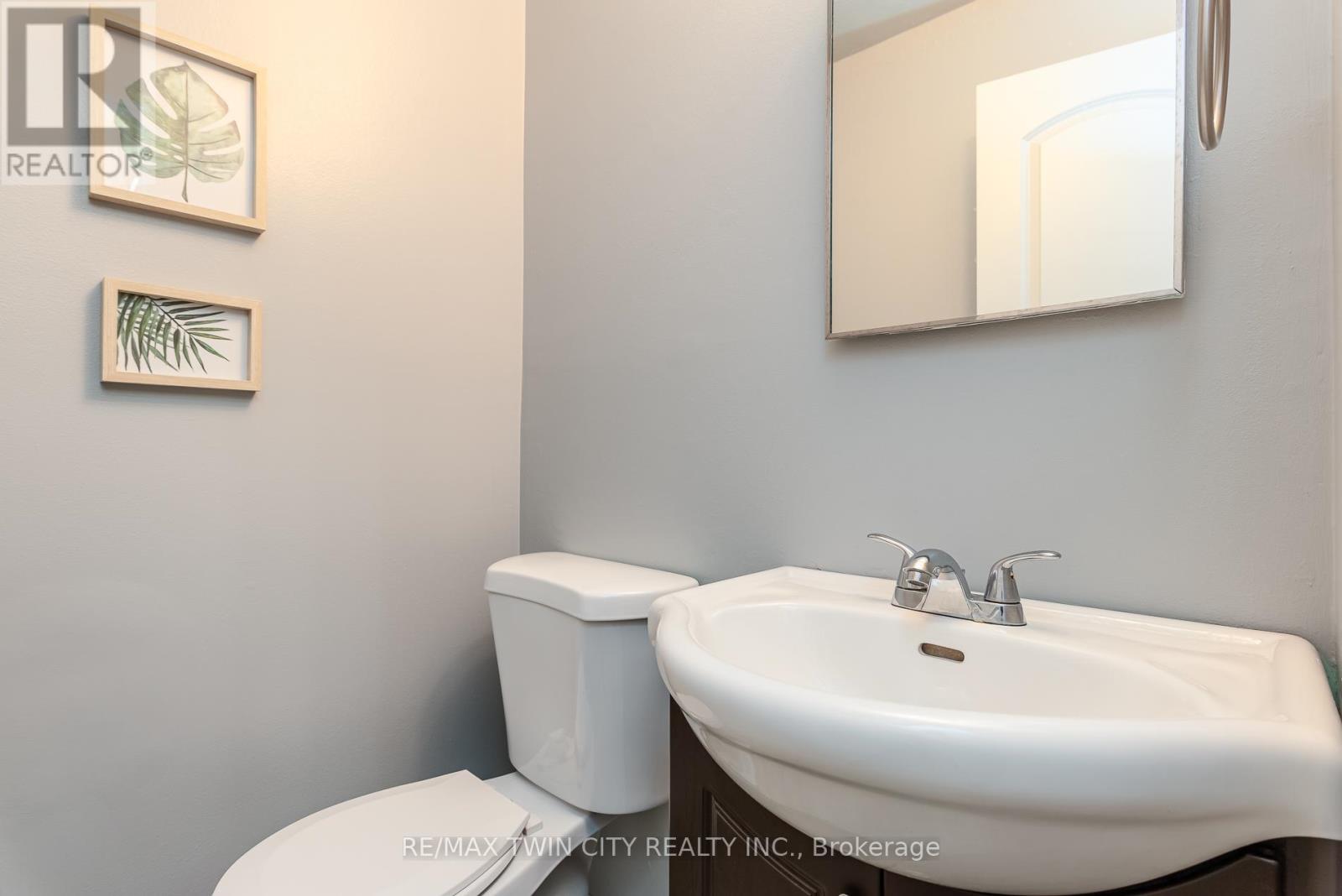 162 Parkside Drive E Property Photo 44