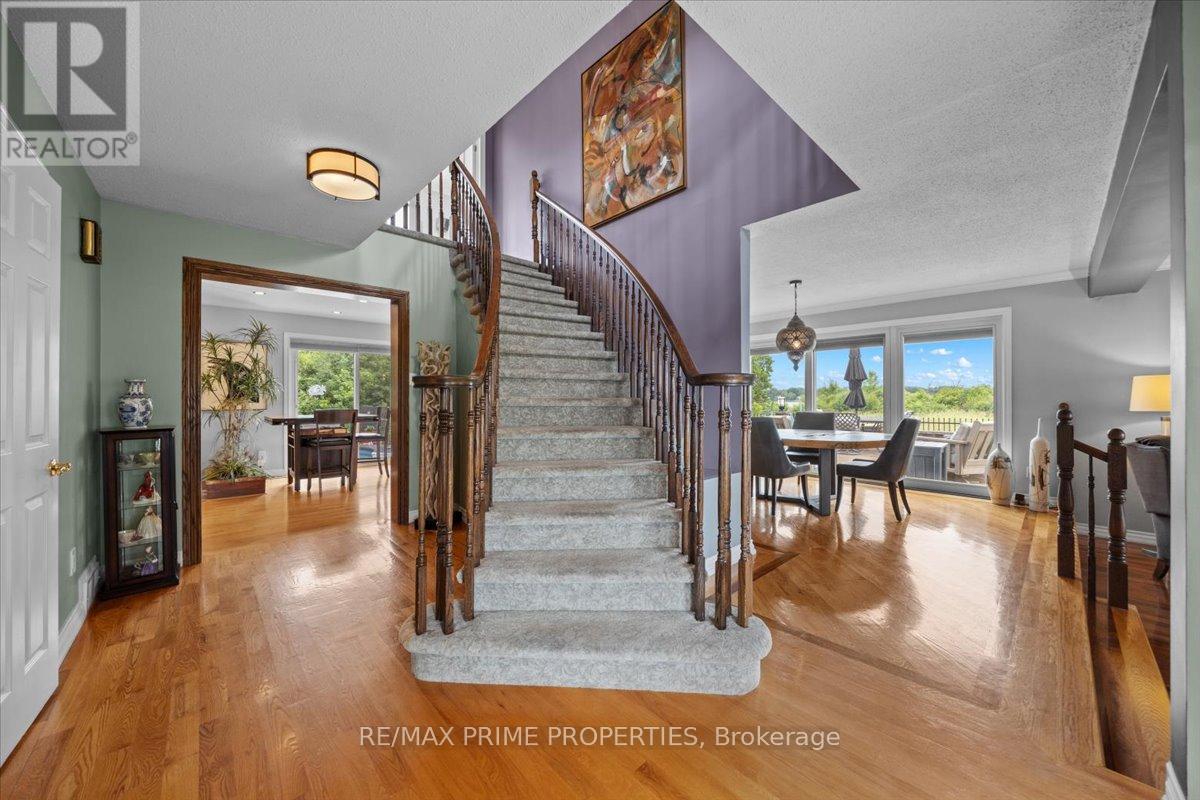 800 Fairwinds Terrace Property Photo 3