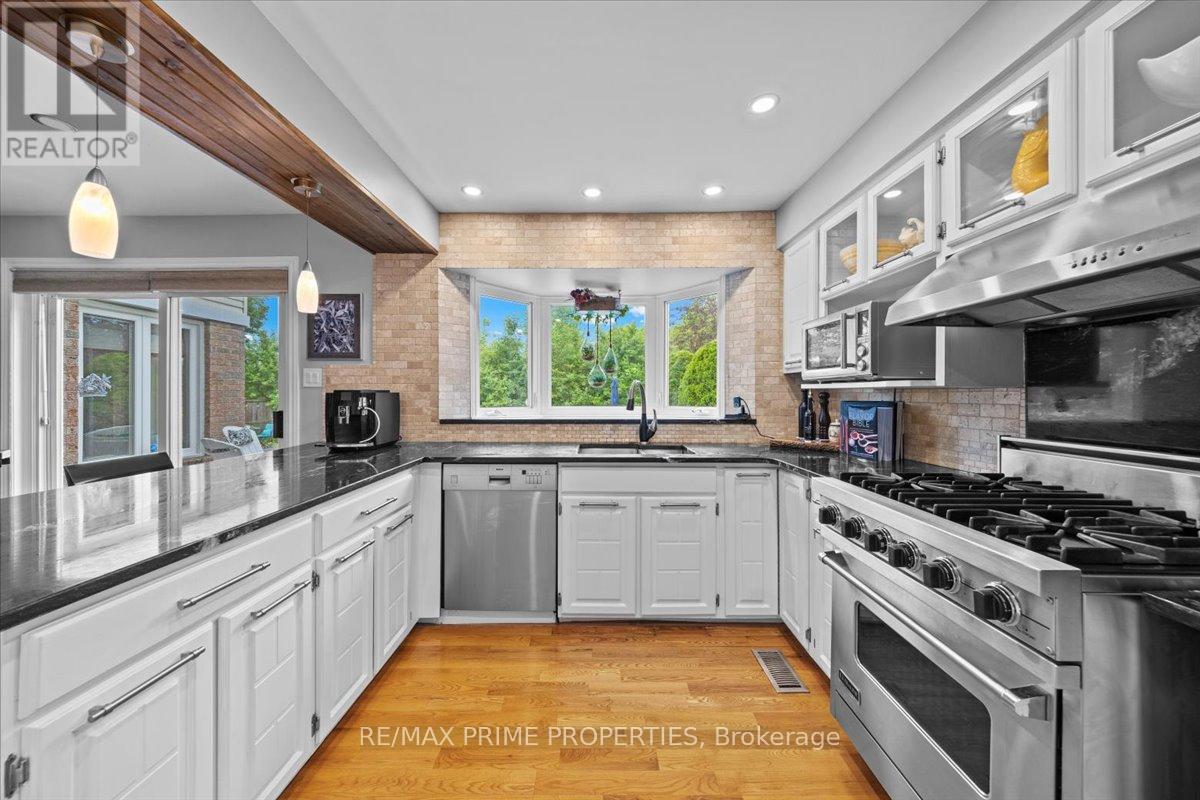 800 Fairwinds Terrace Property Photo 12