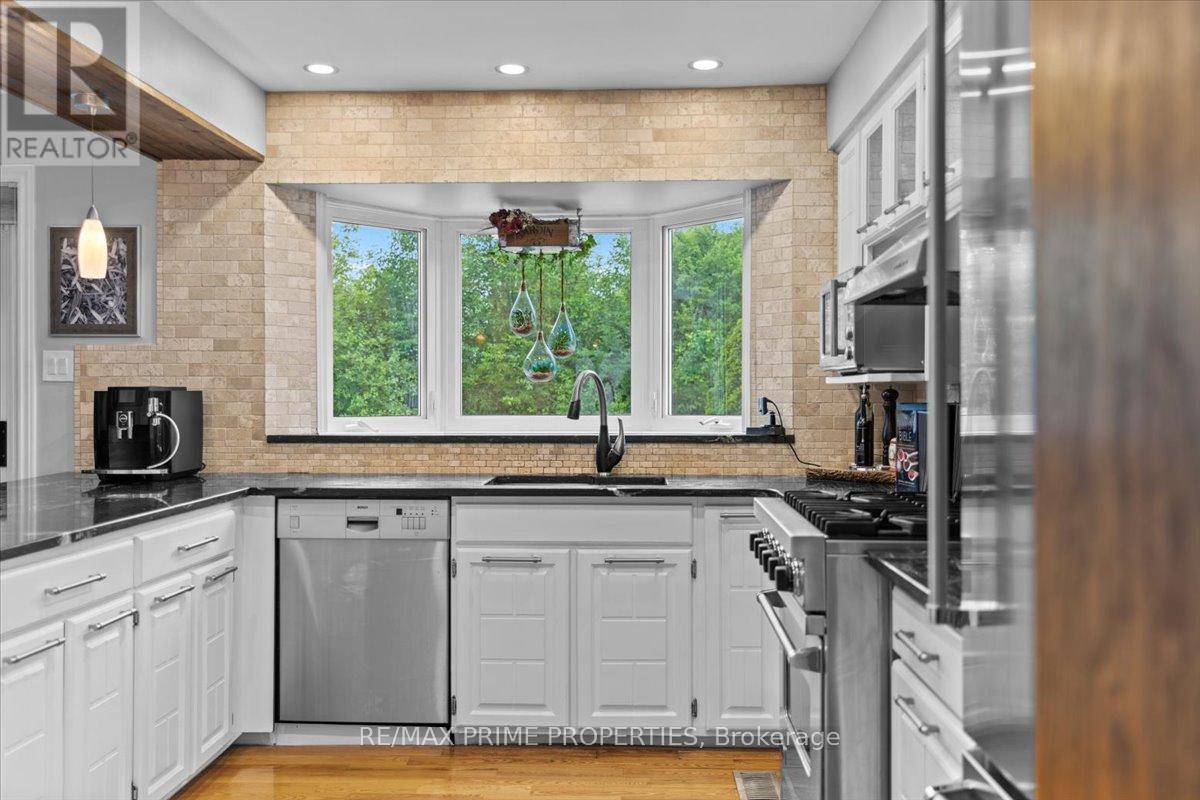 800 Fairwinds Terrace Property Photo 14