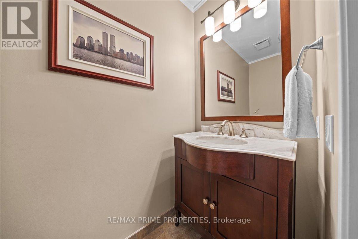 800 Fairwinds Terrace Property Photo 22