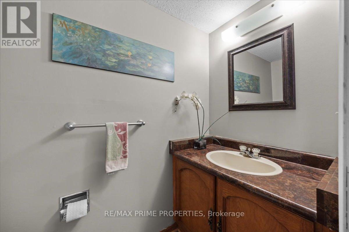 800 Fairwinds Terrace Property Photo 38