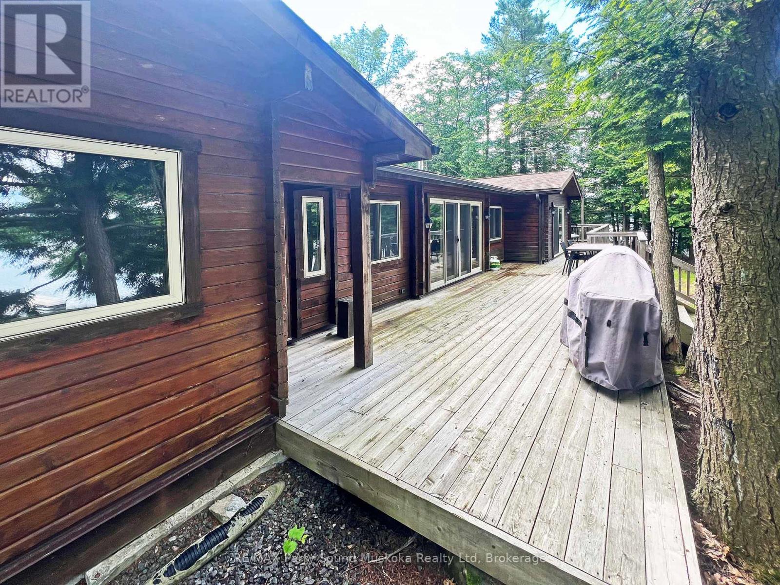 215 Crane Lake Water Property Photo 17