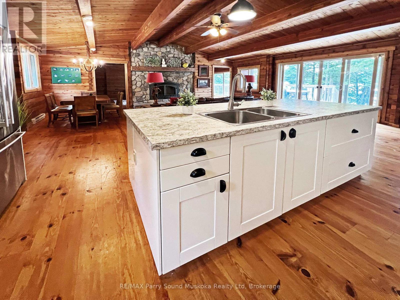 215 Crane Lake Water Property Photo 29