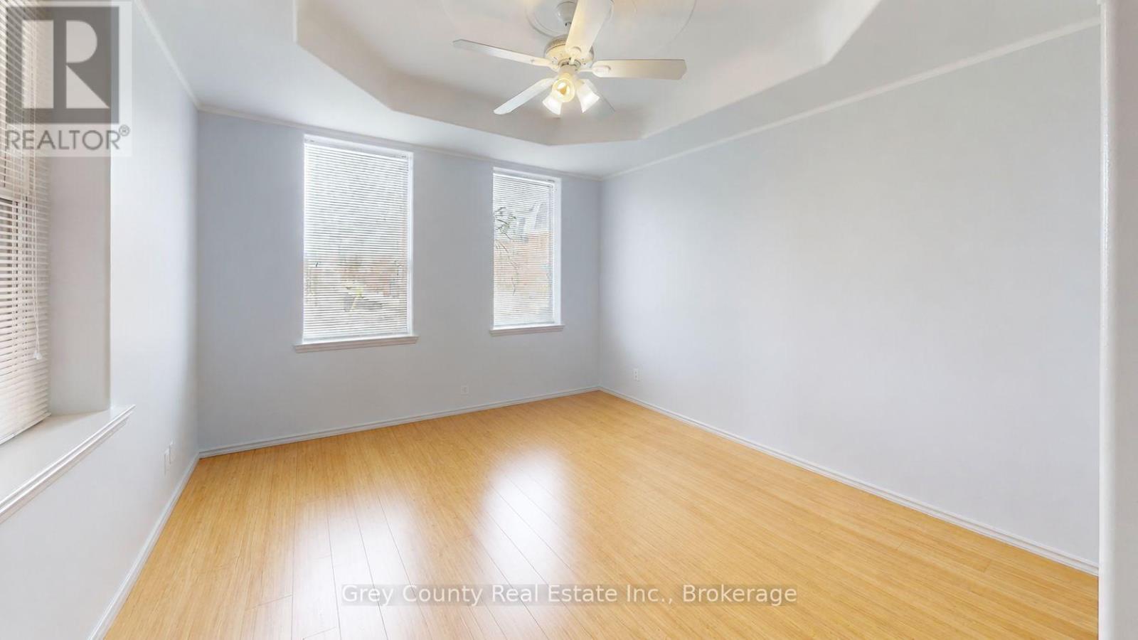 A - 39 Main Street E Property Photo 5