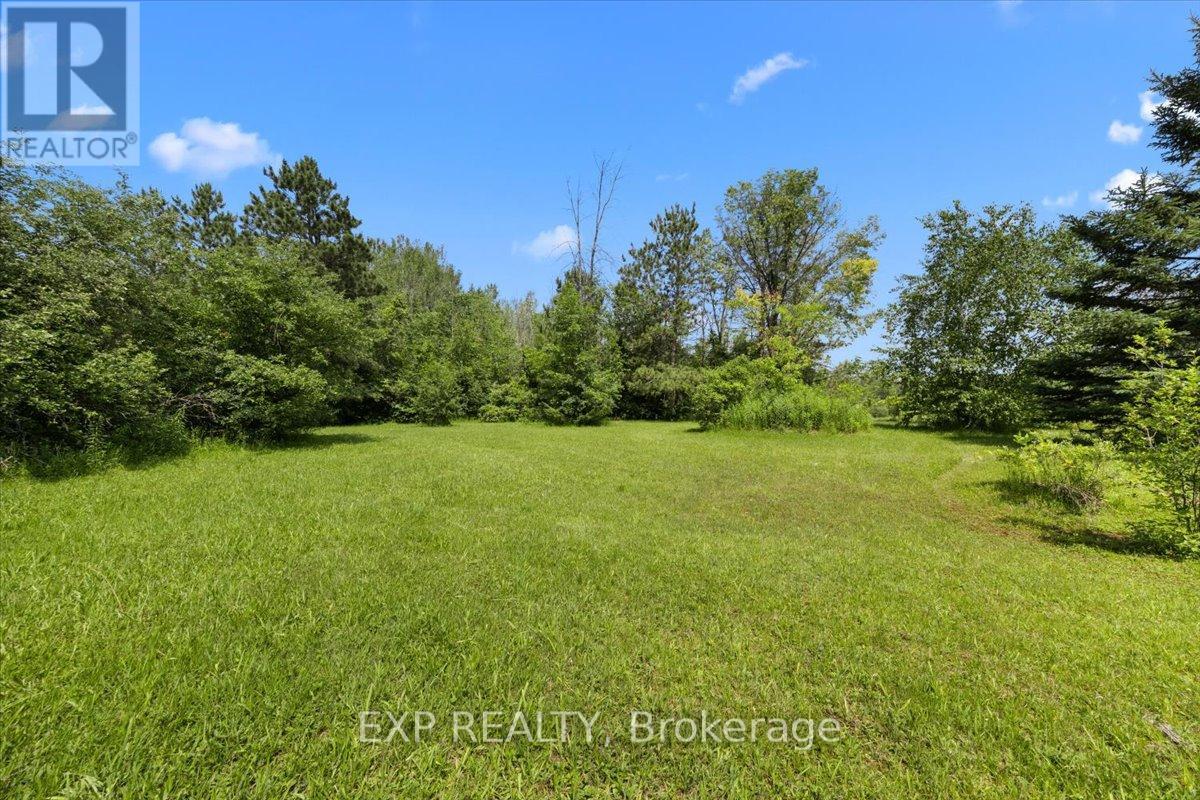 6889 Snake Island Road Property Photo 2