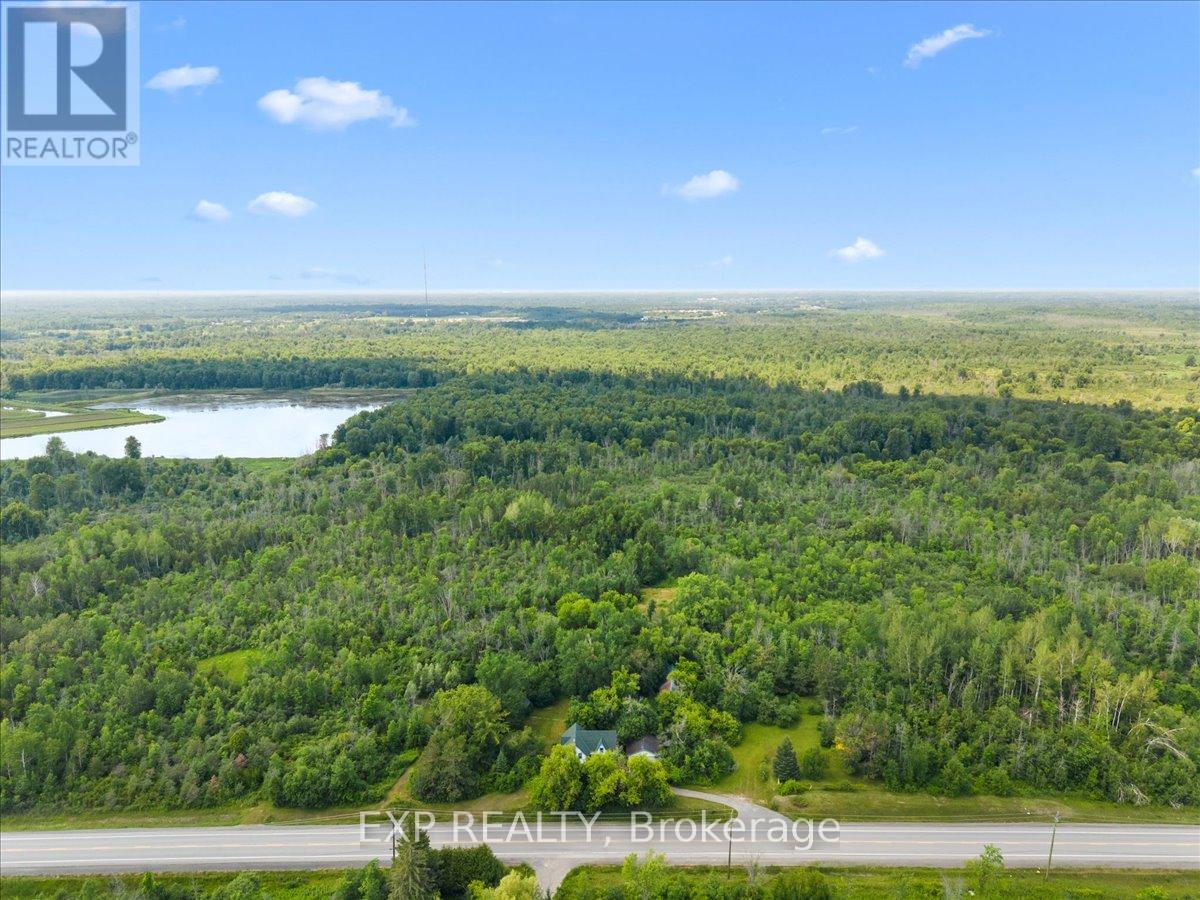 6889 Snake Island Road Property Photo 6