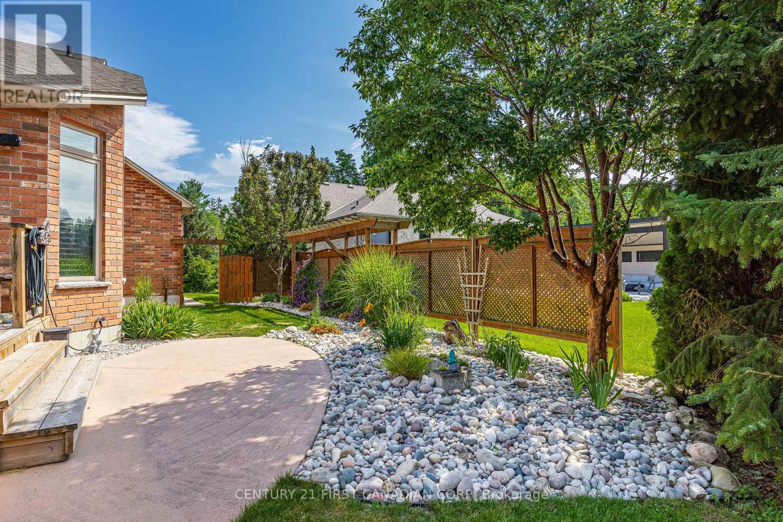 10159 Meadowlily Crescent Property Photo 7