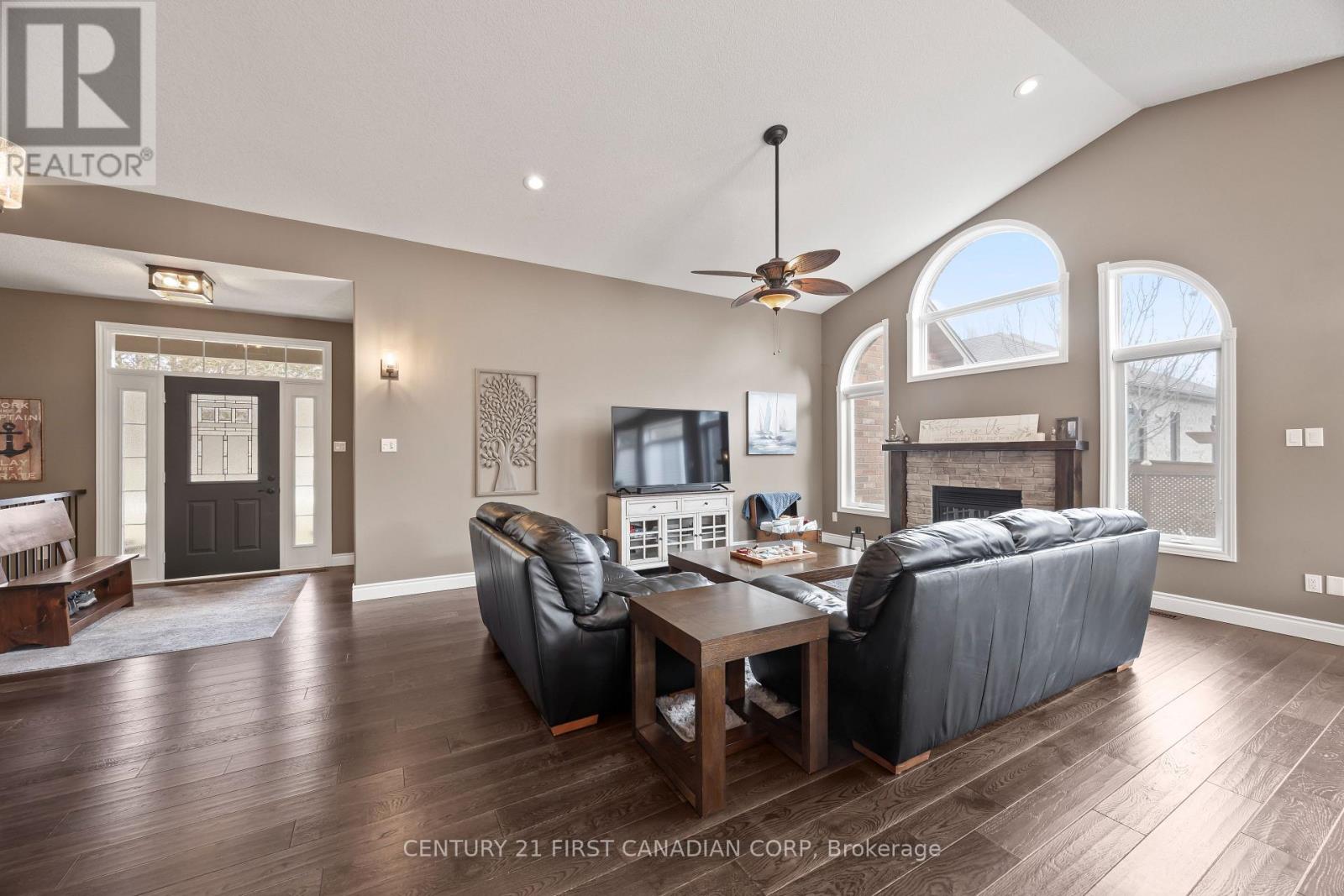 10159 Meadowlily Crescent Property Photo 18