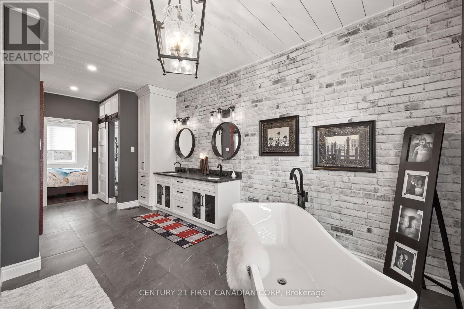 10159 Meadowlily Crescent Property Photo 31