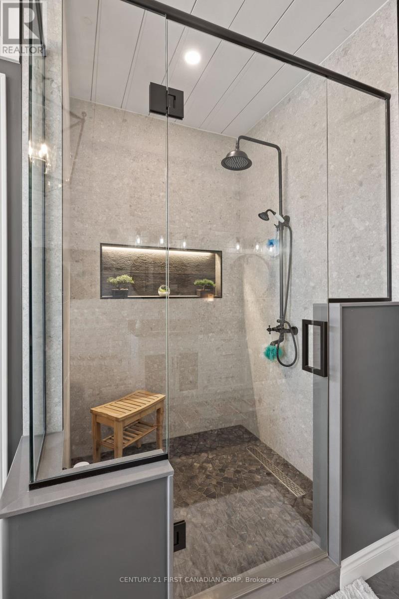 10159 Meadowlily Crescent Property Photo 33
