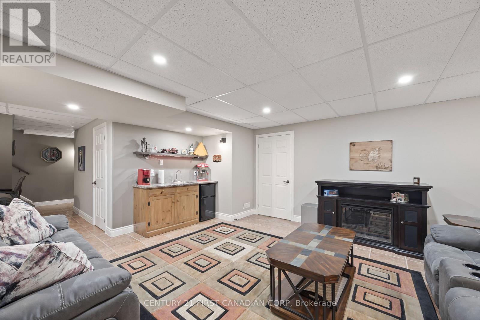 10159 Meadowlily Crescent Property Photo 38