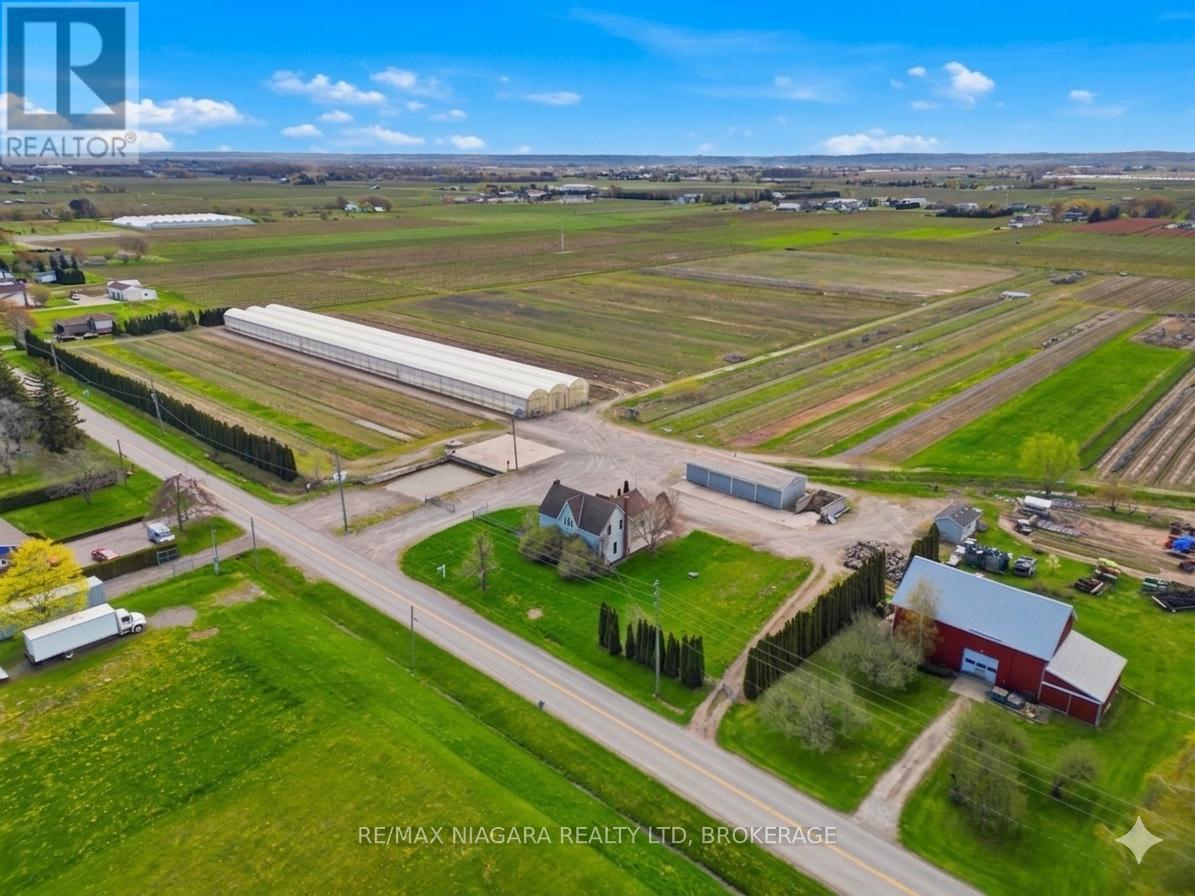 855 LINE 1 ROAD Property Photo 1