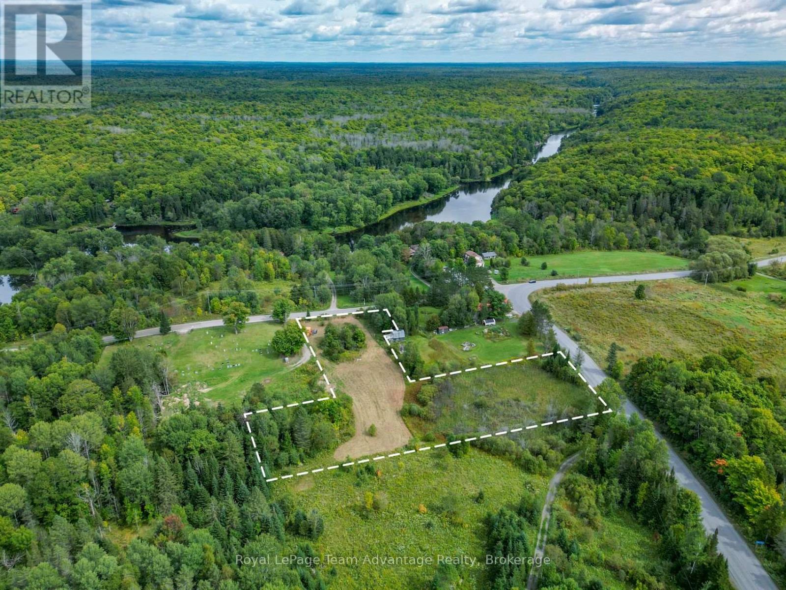 2 Maple Island Road Property Photo 2