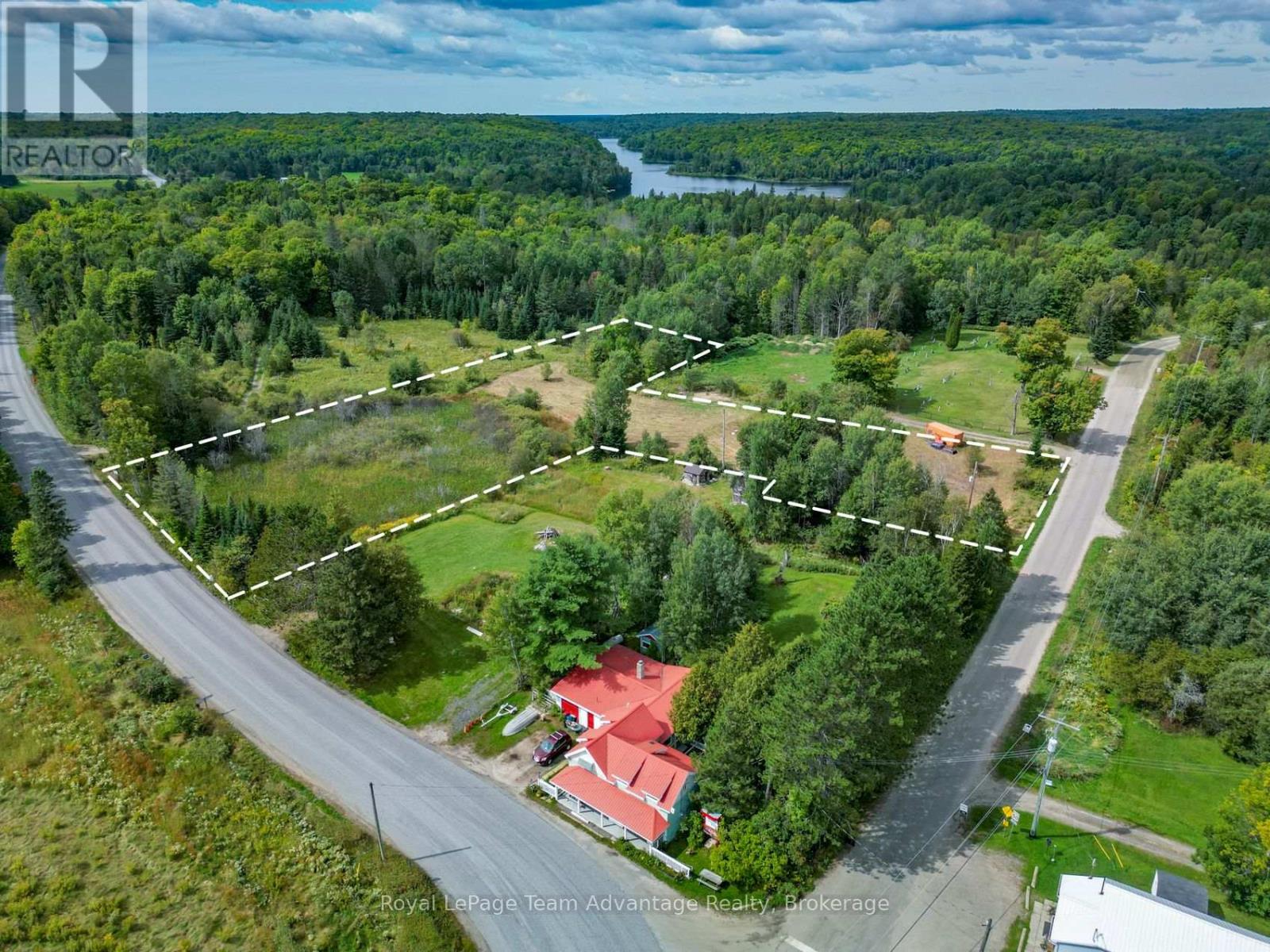 2 Maple Island Road Property Photo 5