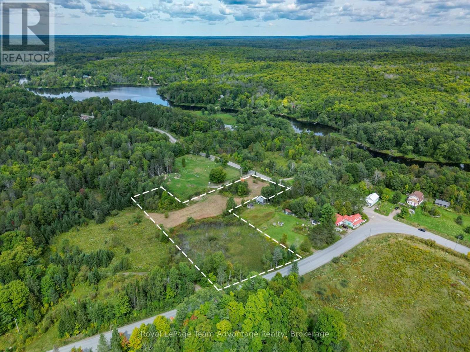 2 Maple Island Road Property Photo 6