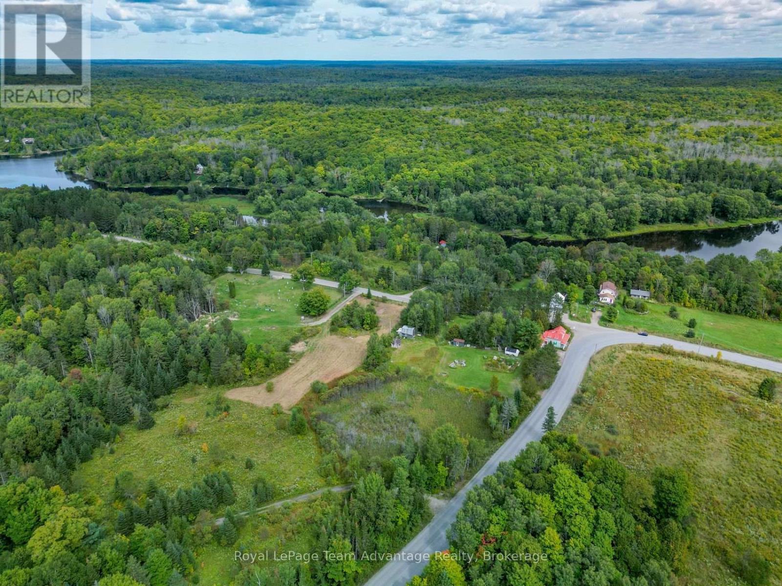 2 Maple Island Road Property Photo 15