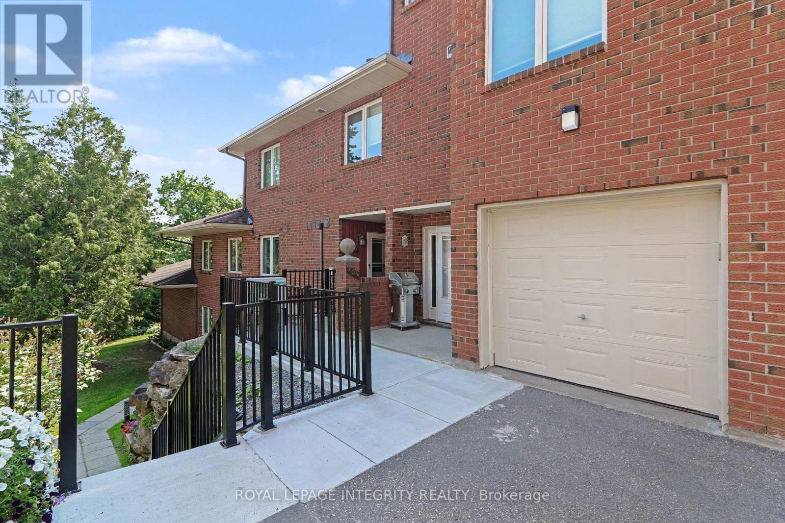 26 - 403 STRATAS CIRCUIT Property Photo 1
