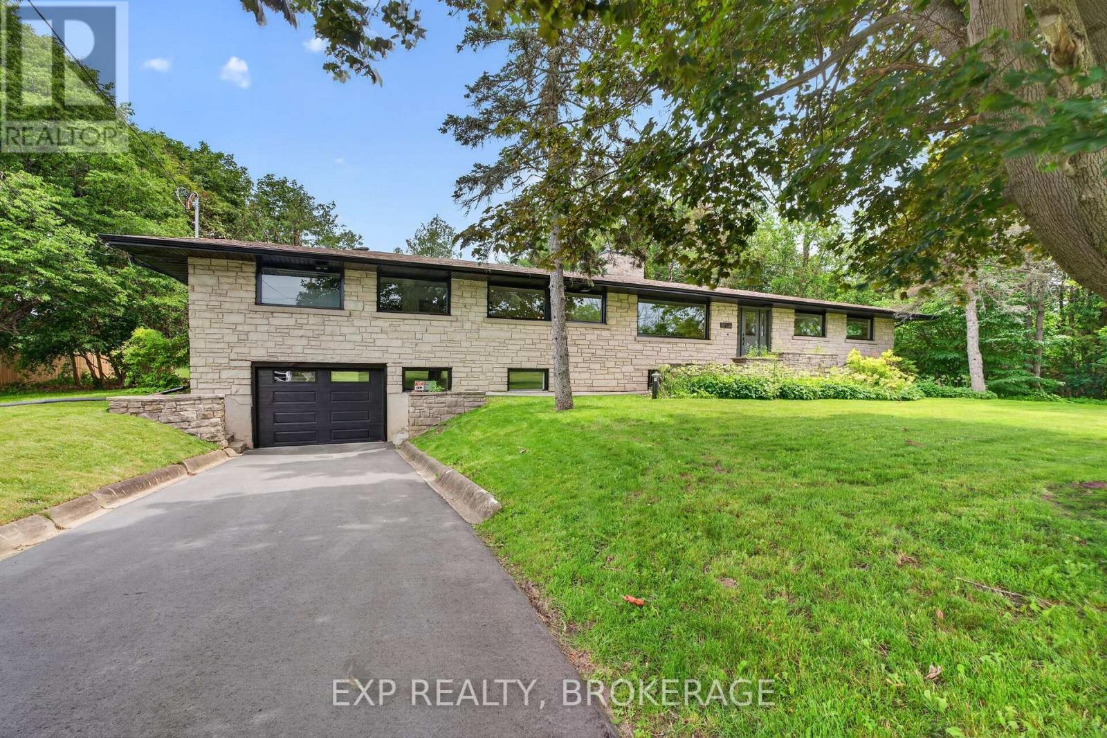 1802 Sydenham Road Property Photo 1