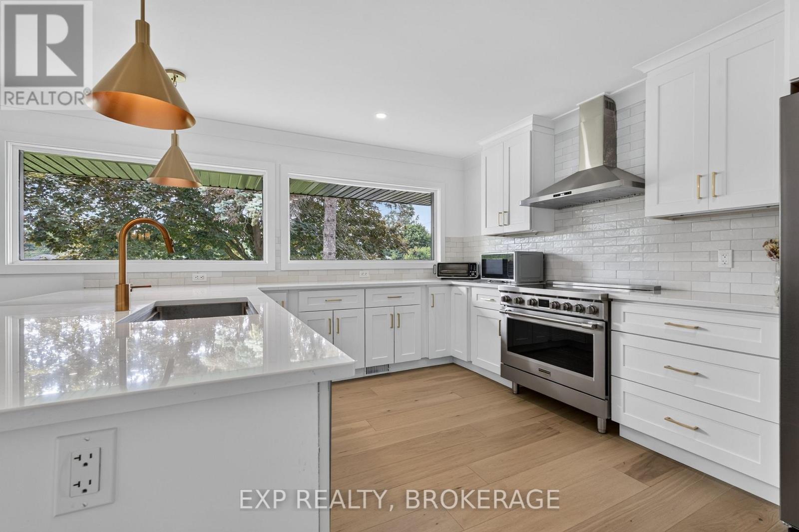 1802 Sydenham Road Property Photo 9