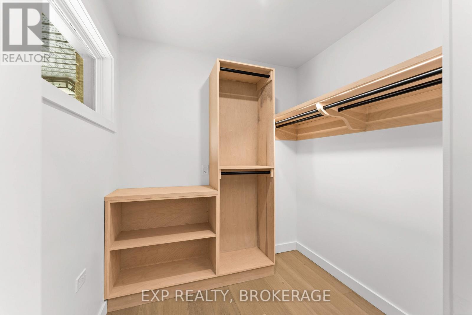 1802 Sydenham Road Property Photo 20