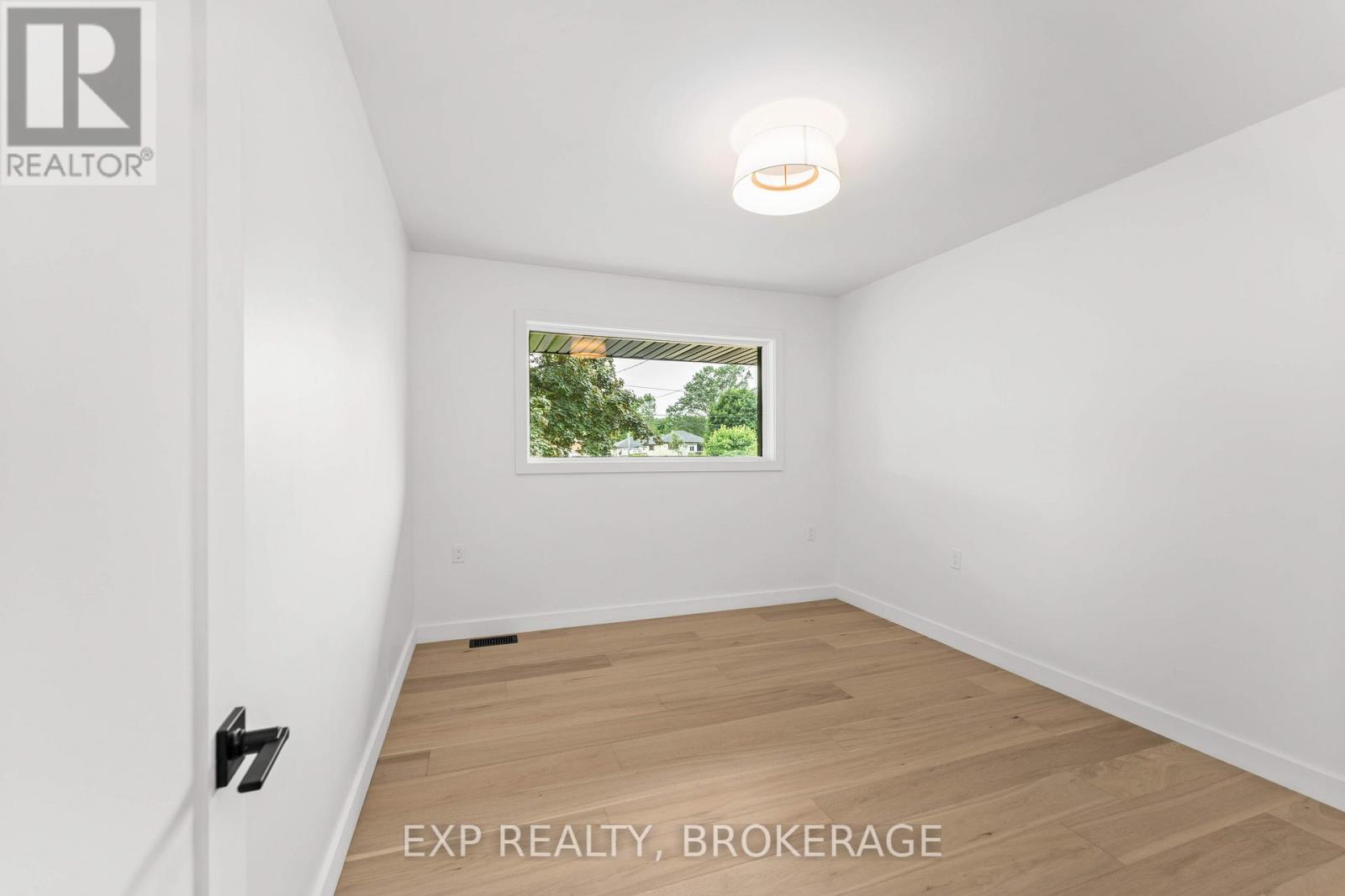 1802 Sydenham Road Property Photo 32