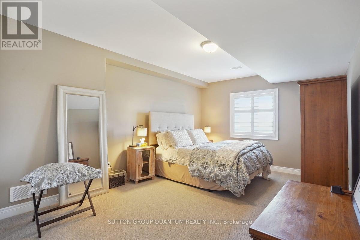 434555 4th Line Property Photo 45