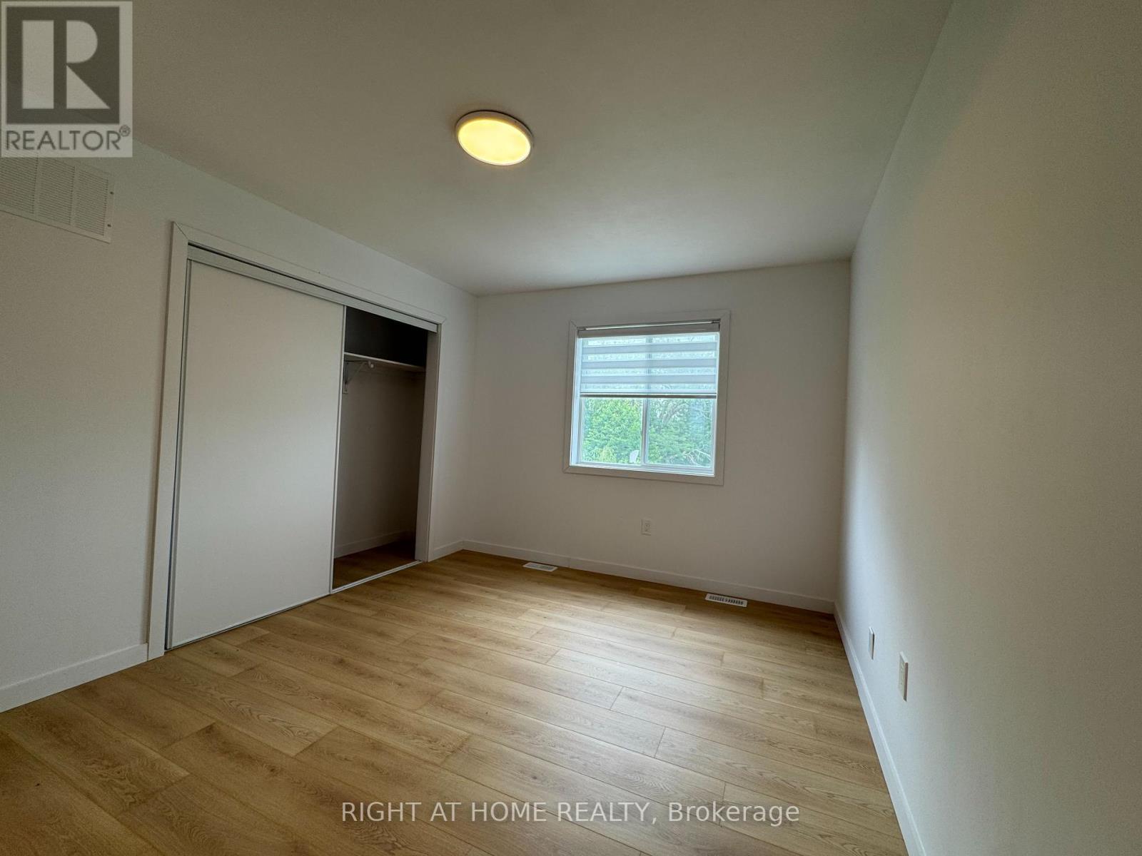 (main) - 113 Highriver Trail Property Photo 18