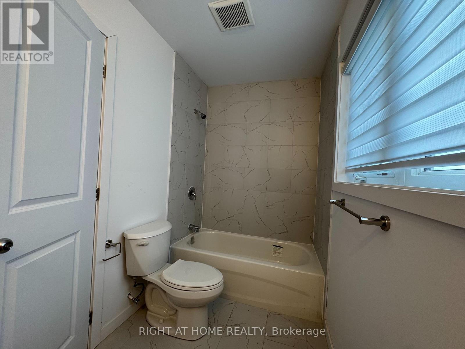 (main) - 113 Highriver Trail Property Photo 21