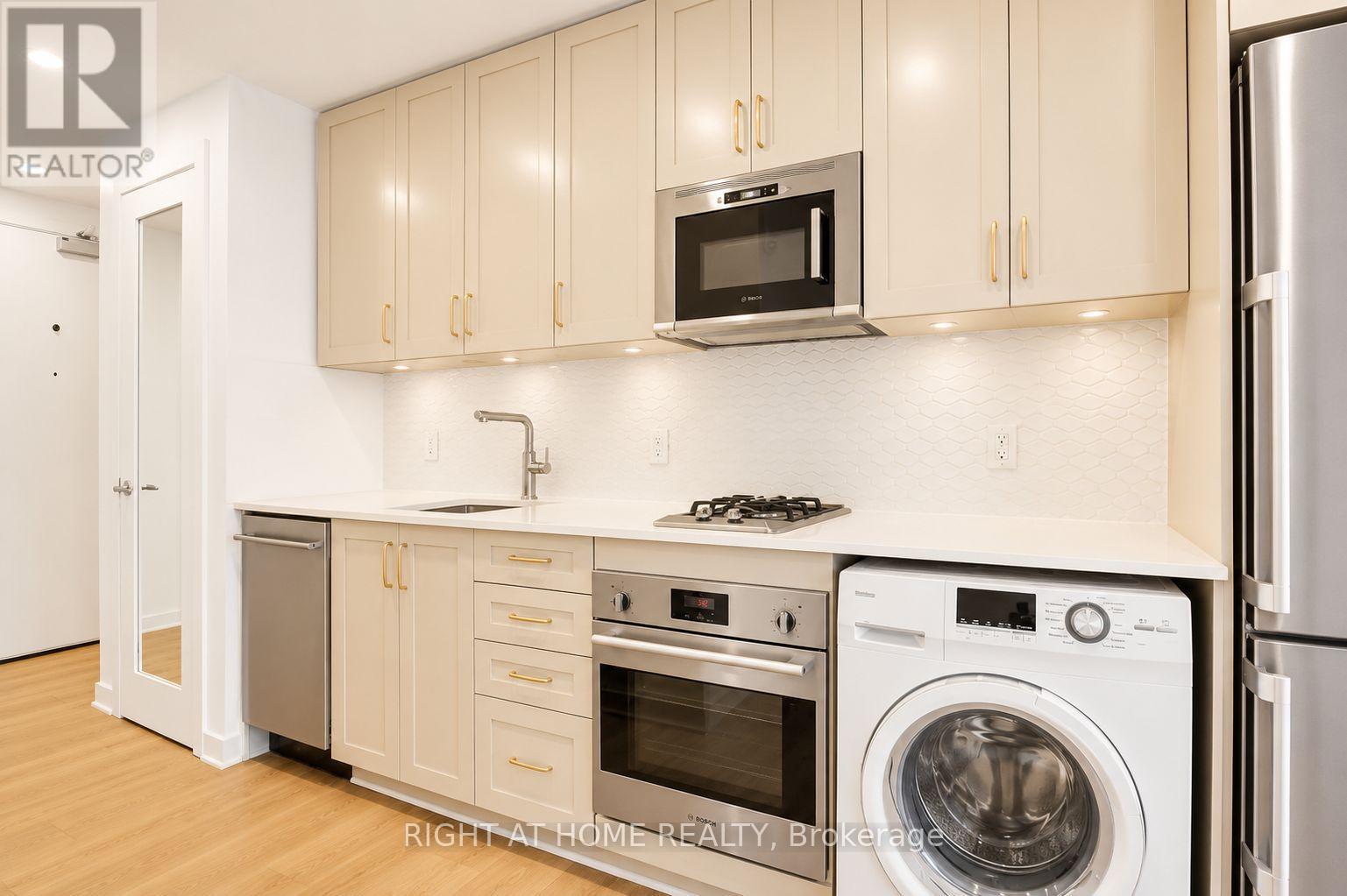 Unit #312 - 60 Springhurst Avenue Property Photo 8