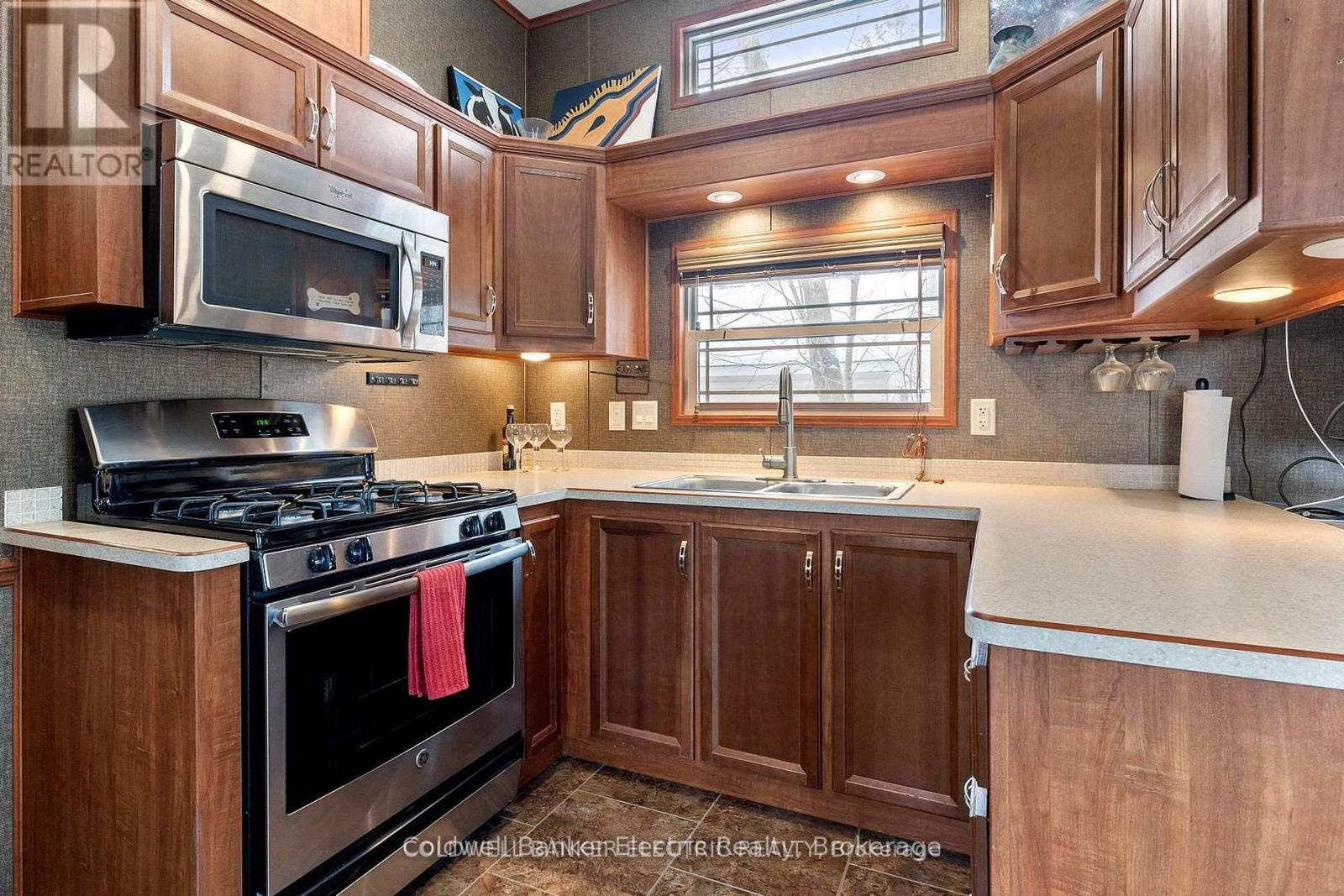 485b - 5139 Halstead Beach Road Property Photo 7