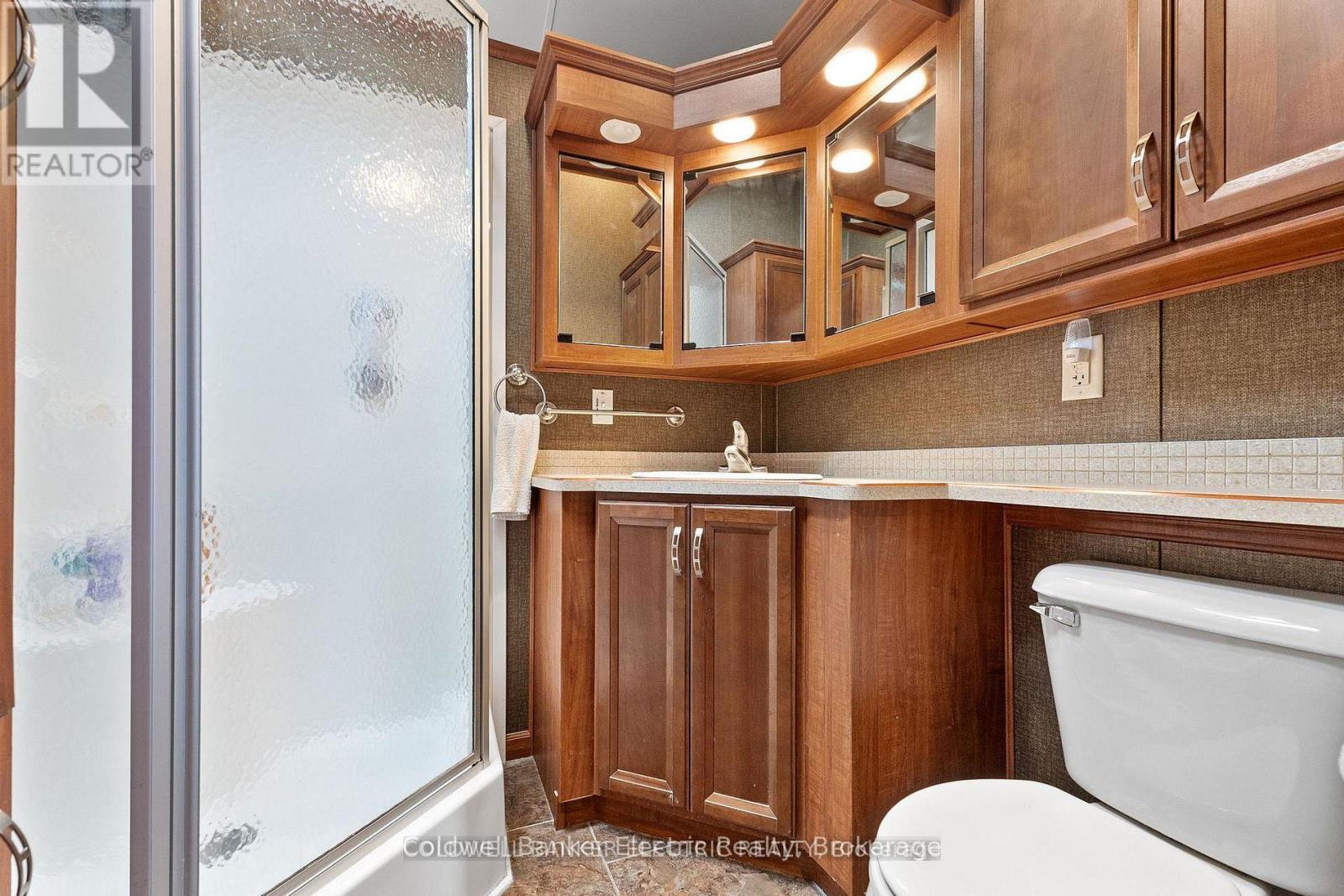 485b - 5139 Halstead Beach Road Property Photo 9