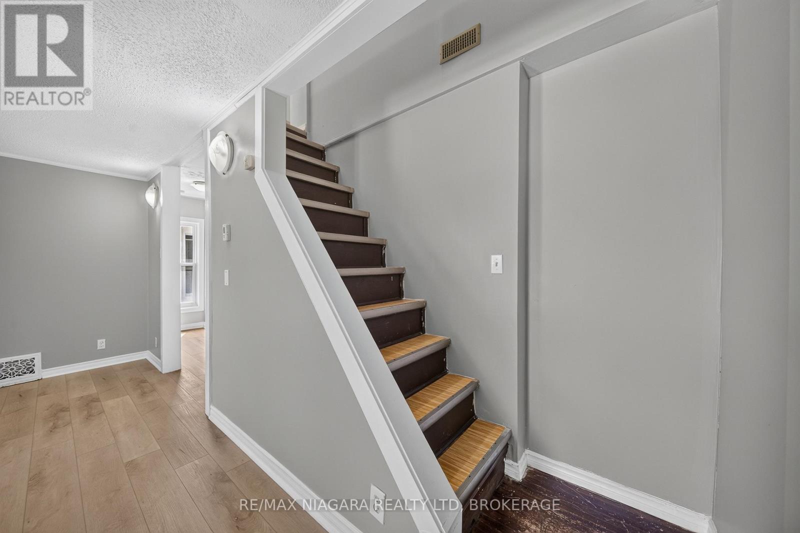 4454 Huron Street Property Photo 18
