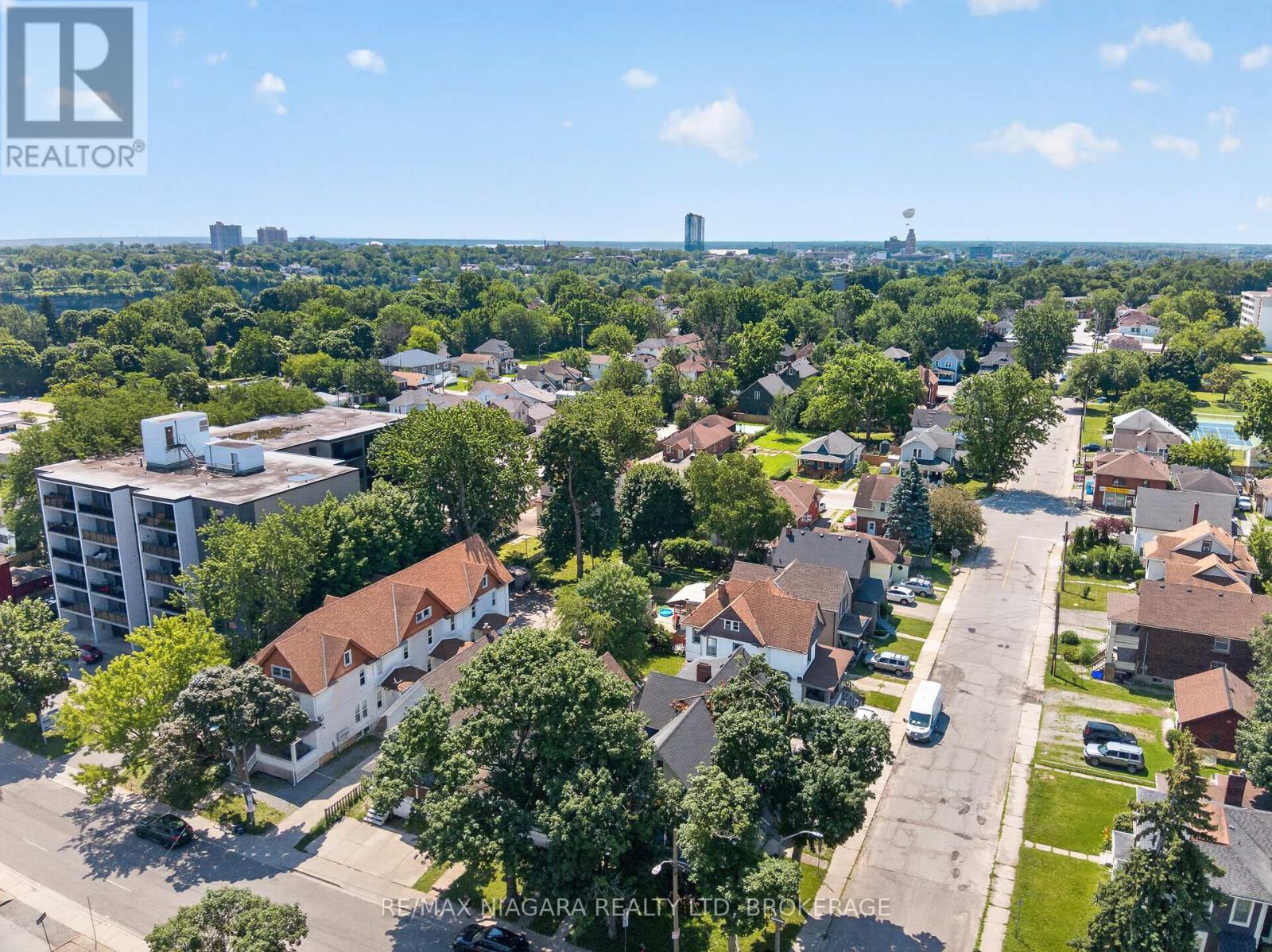 4454 Huron Street Property Photo 6
