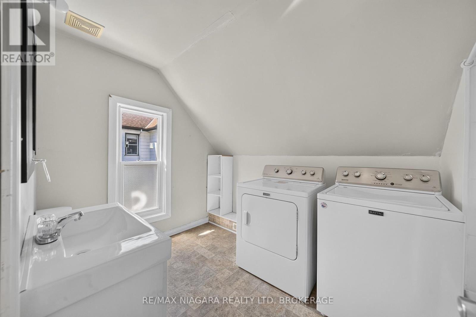4454 Huron Street Property Photo 16