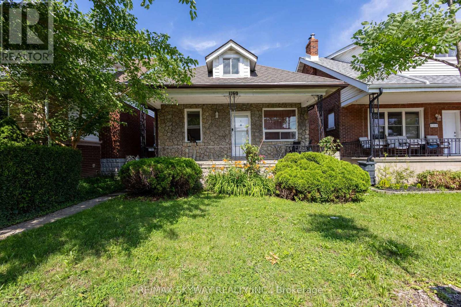 1160 Elm Avenue Property Photo 2