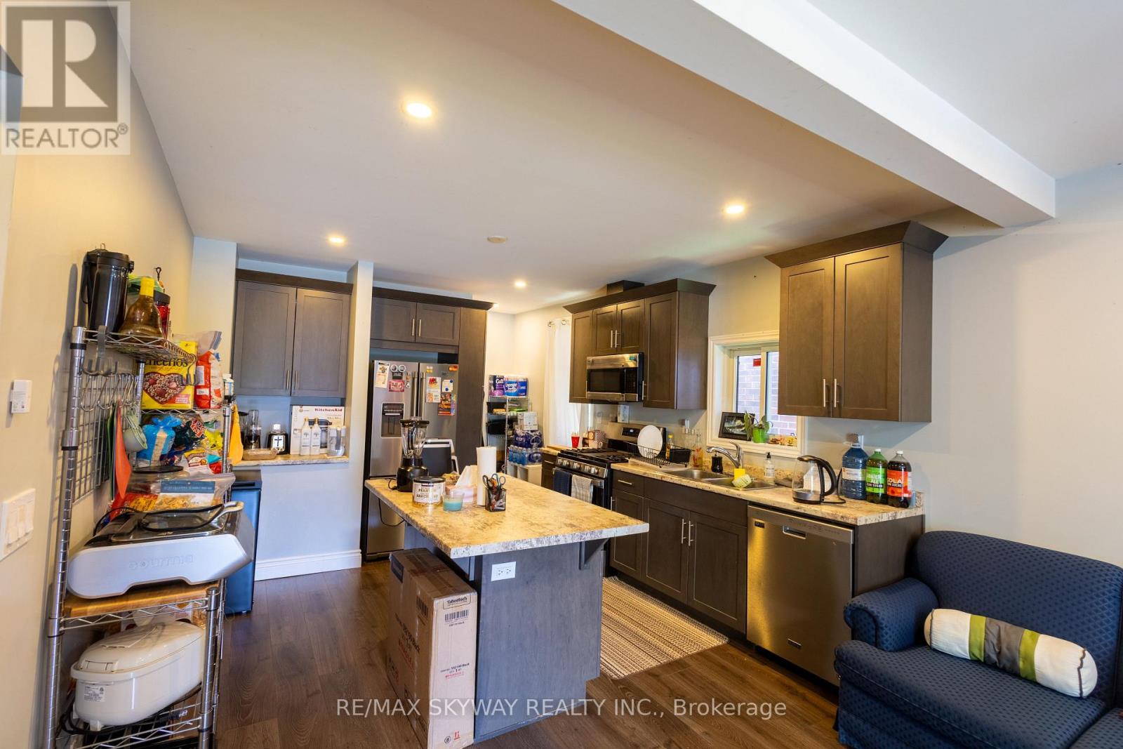 1160 Elm Avenue Property Photo 7