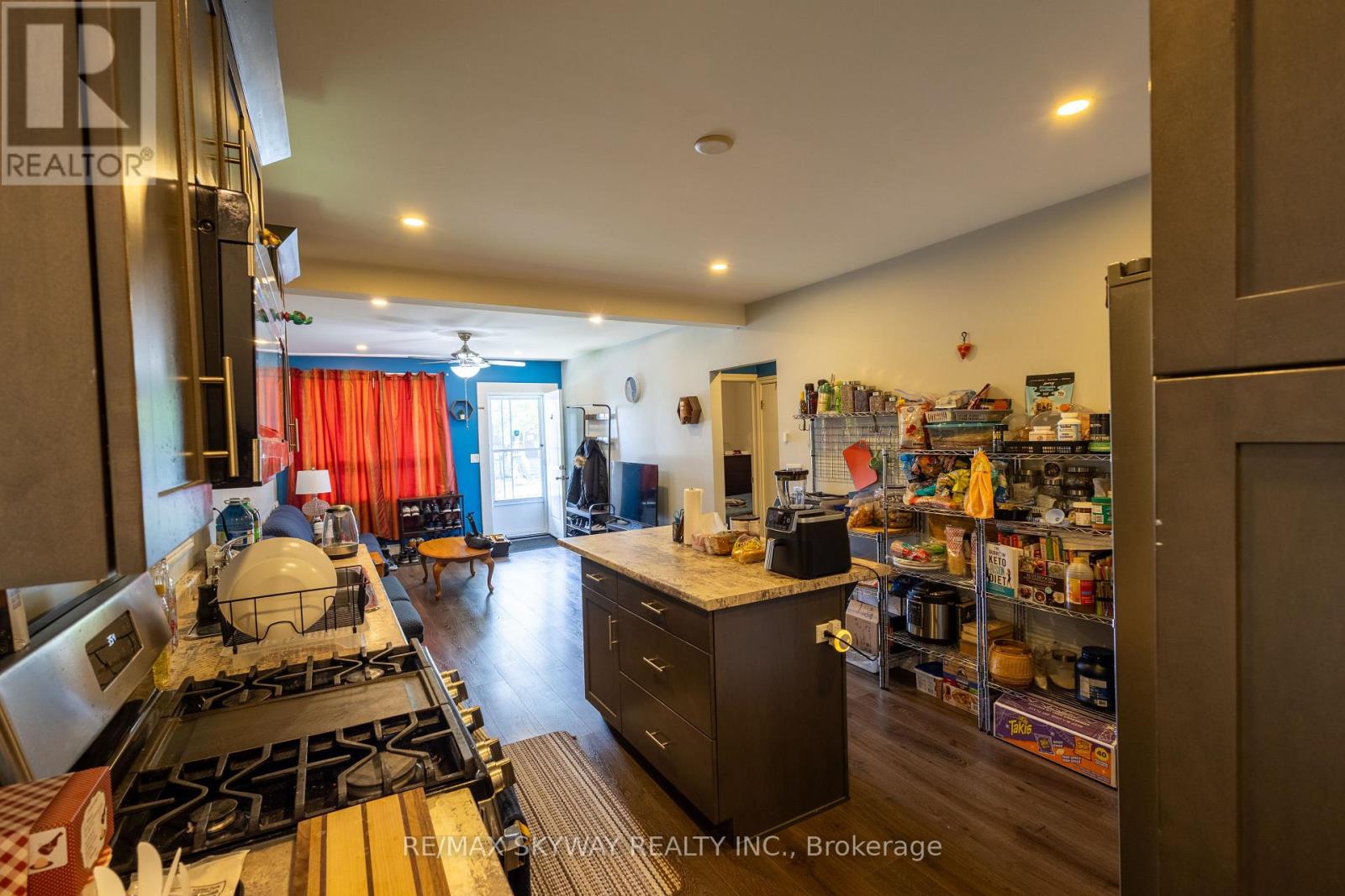 1160 Elm Avenue Property Photo 9