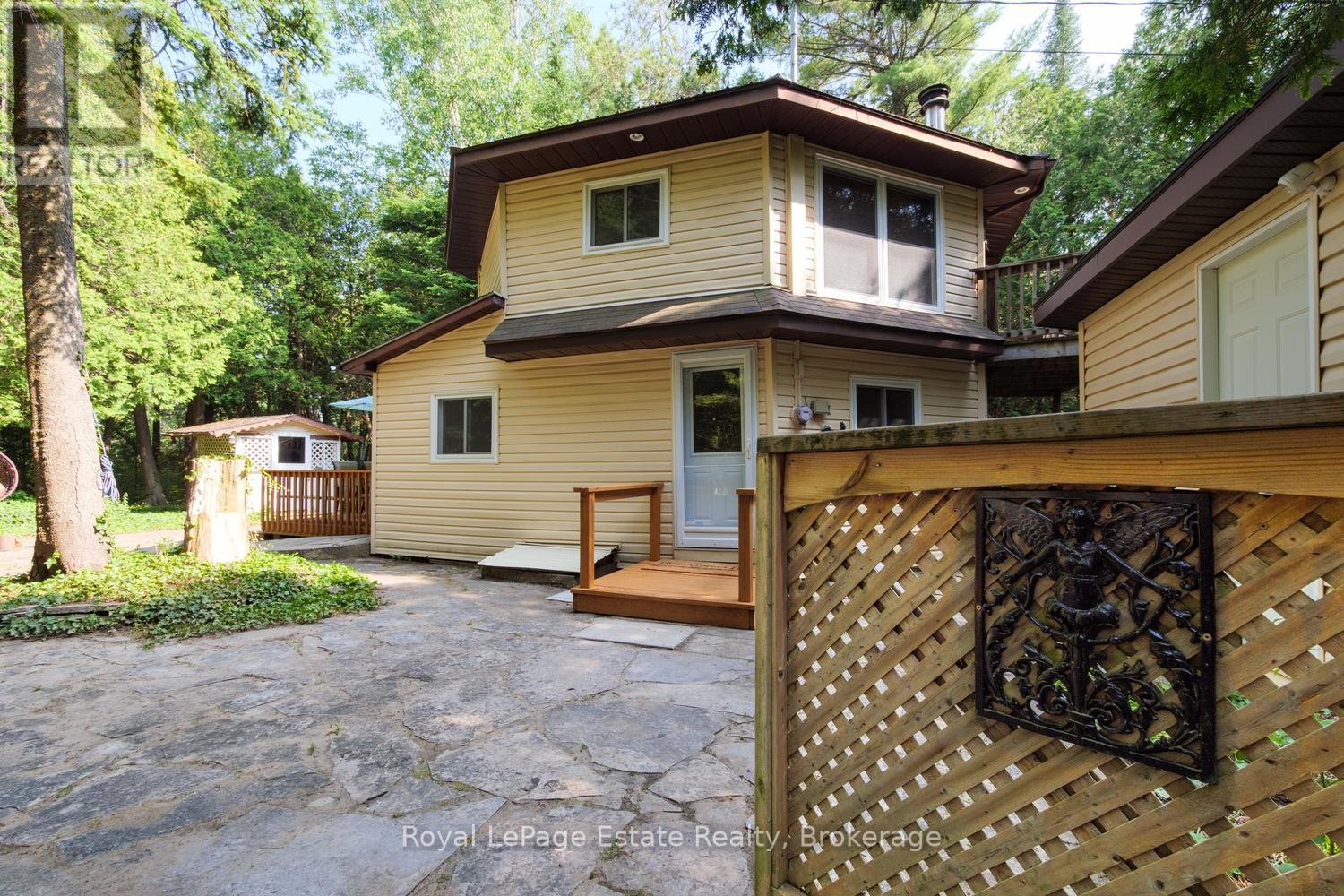 125 Third Avenue N Property Photo 2