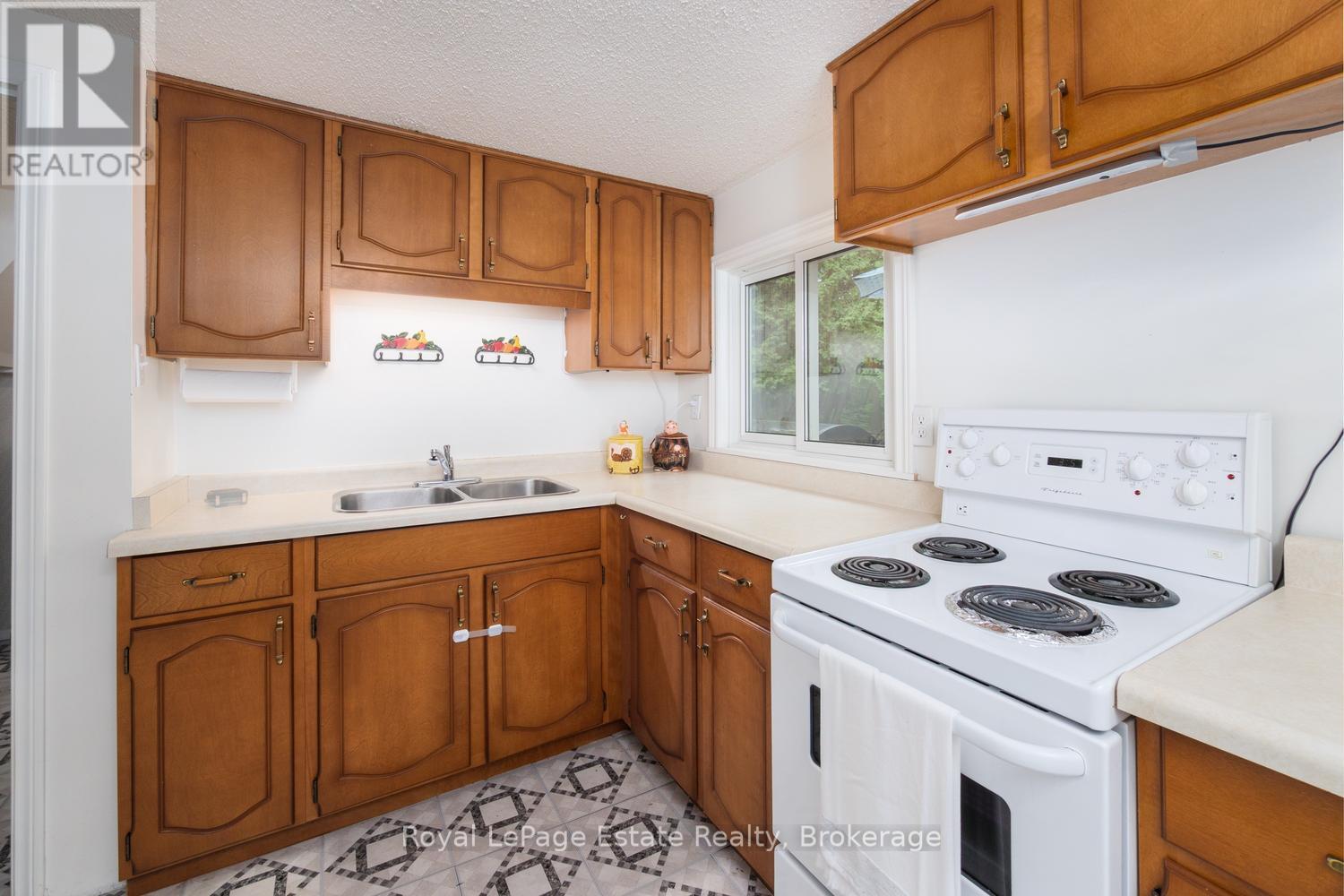 125 Third Avenue N Property Photo 9