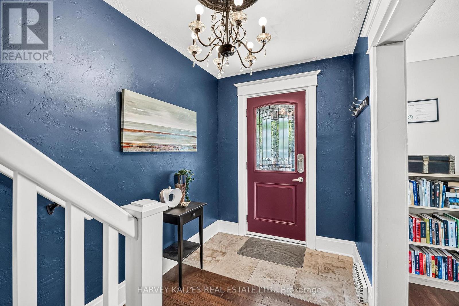 487 Dunsmure Road Property Photo 8