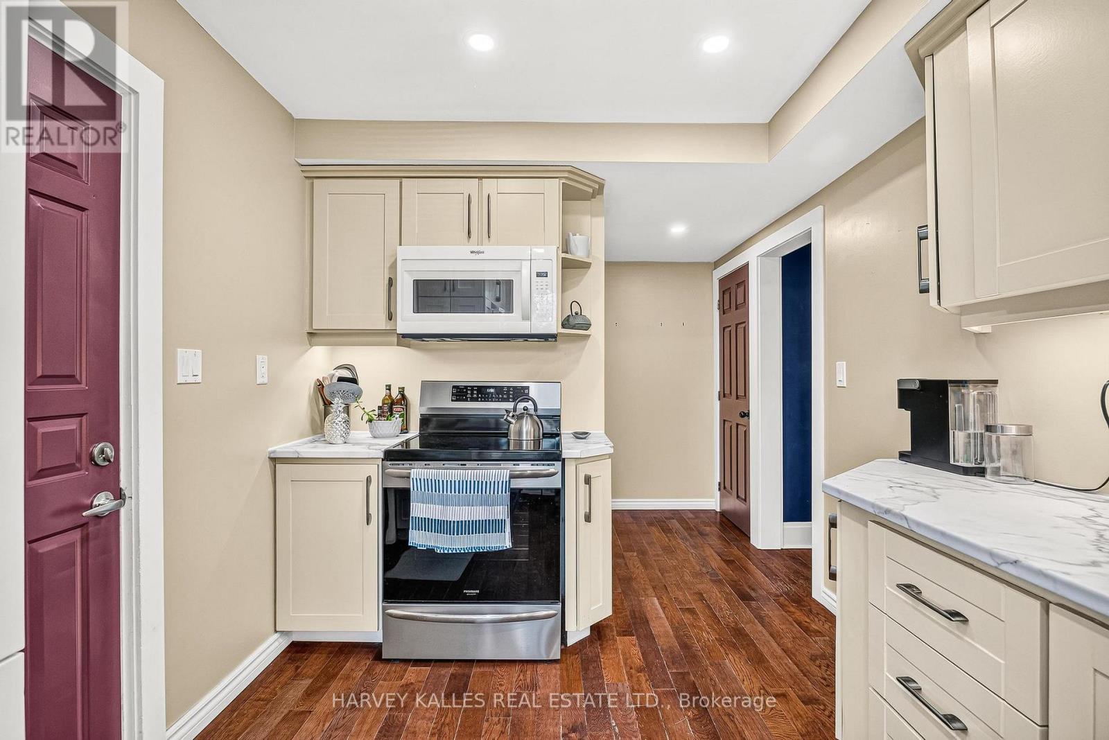487 Dunsmure Road Property Photo 18