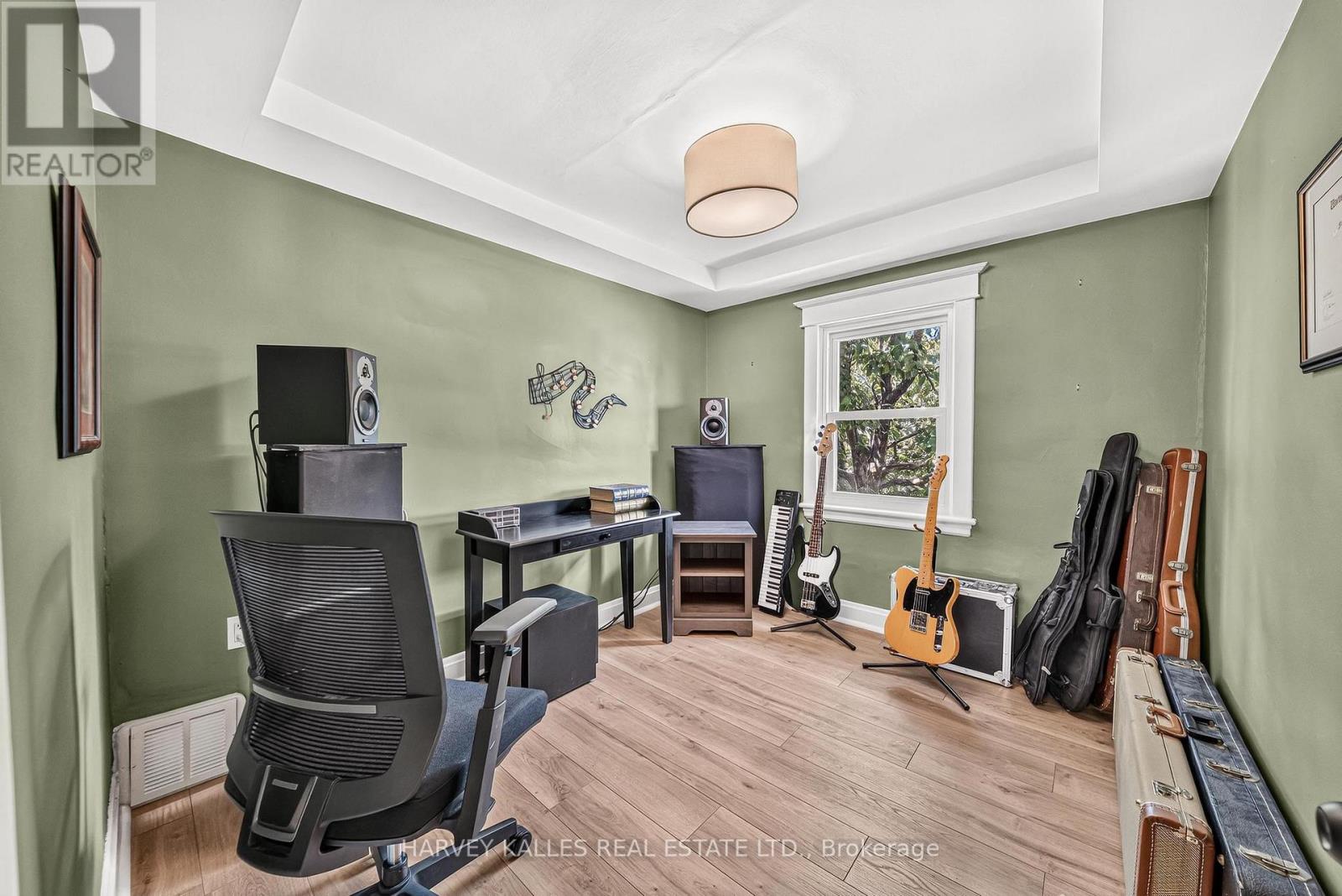 487 Dunsmure Road Property Photo 24