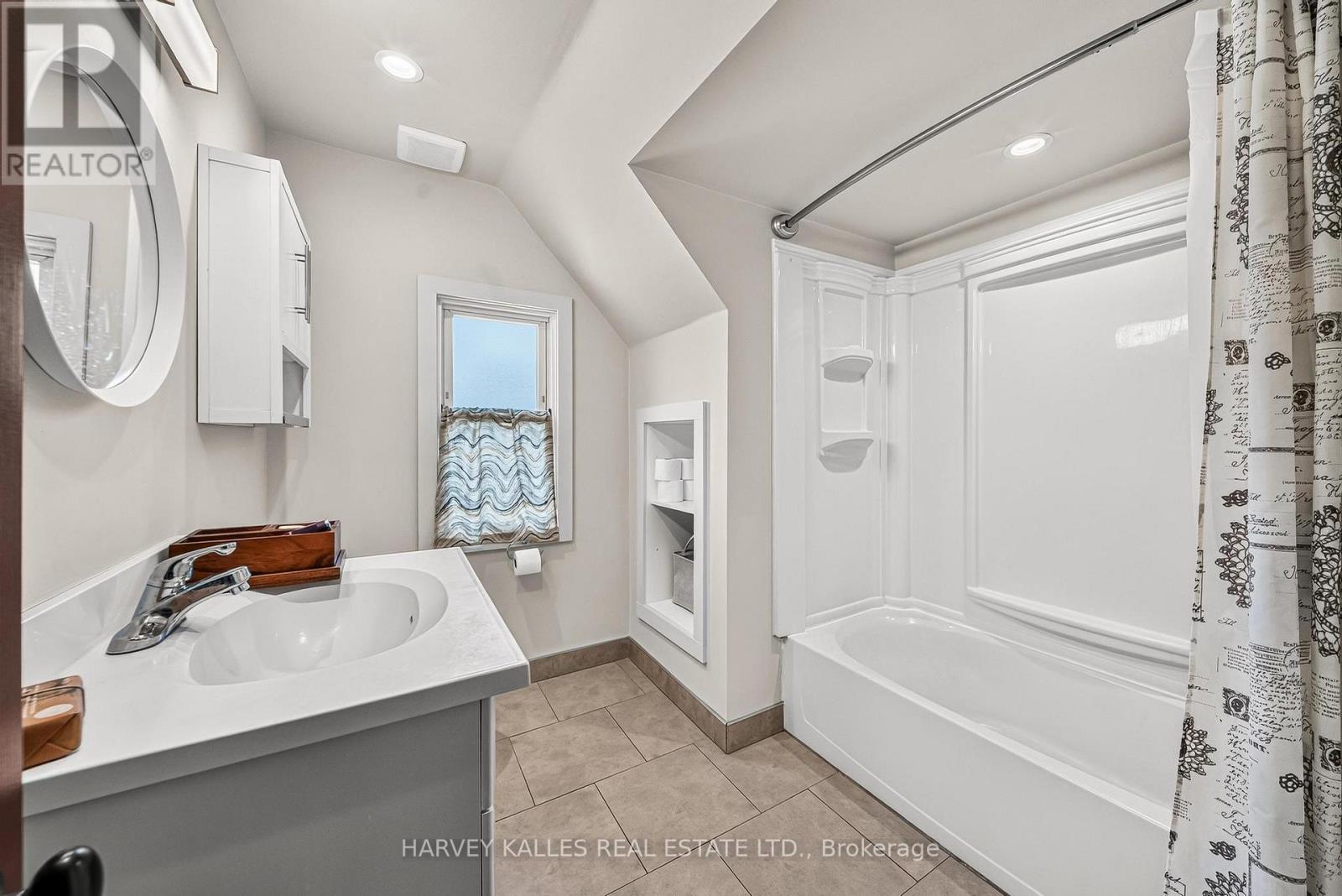487 Dunsmure Road Property Photo 28