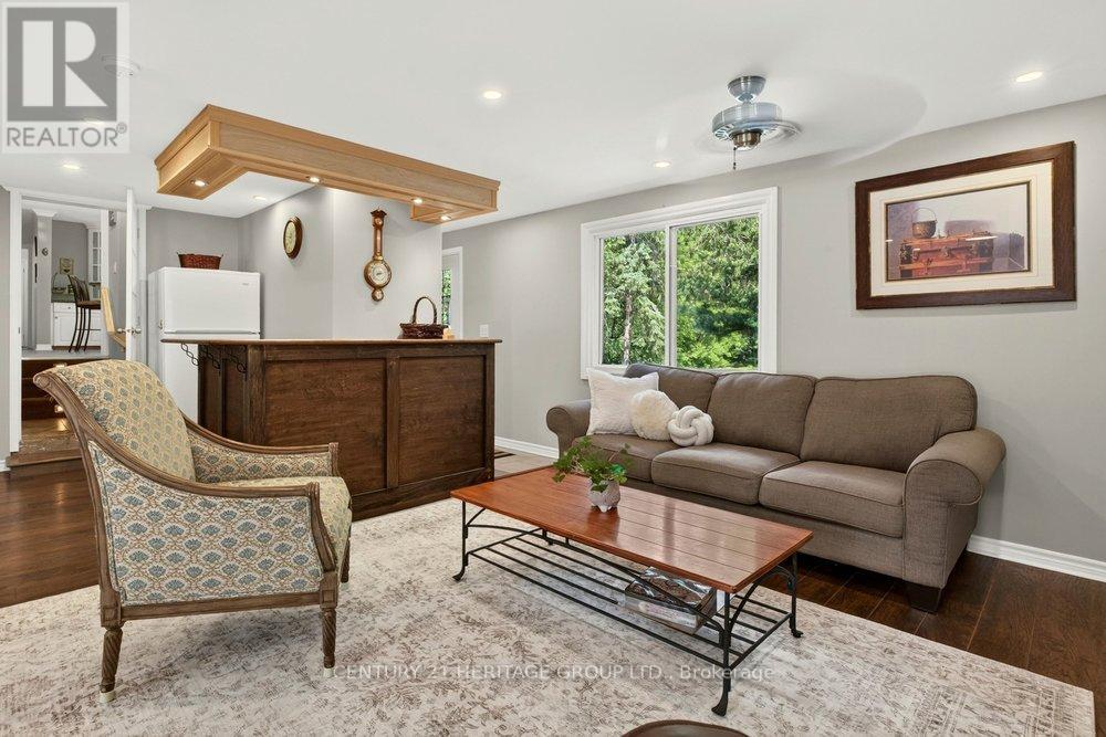 2147 Governors Road Property Photo 6