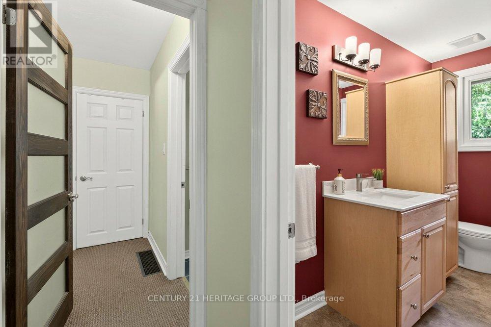 2147 Governors Road Property Photo 17